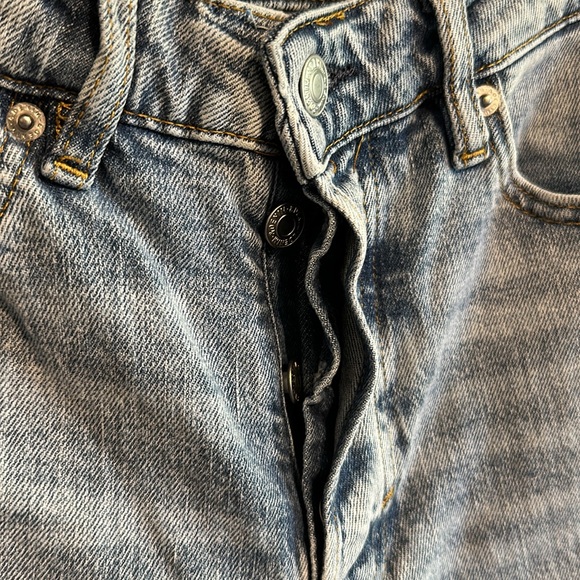 H&M Denim Mom Jeans Button Fly NWT SZ 4 - Picture 6 of 13